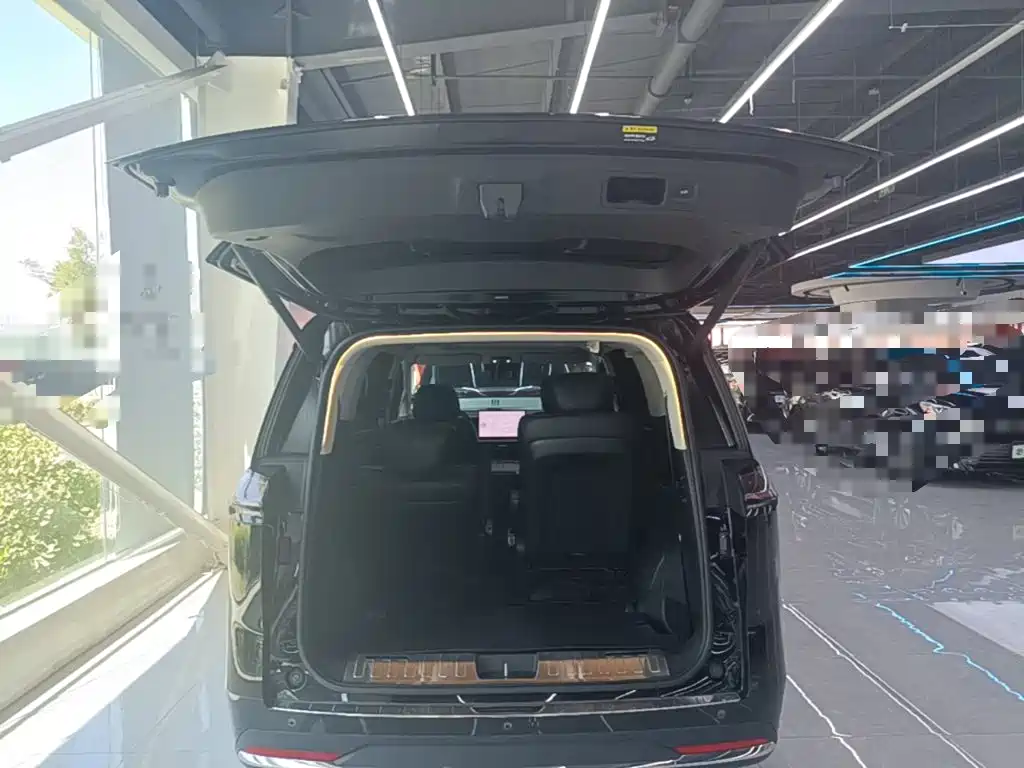 GAC Motor Trumpchi E8 PHEV — миниатюра 19
