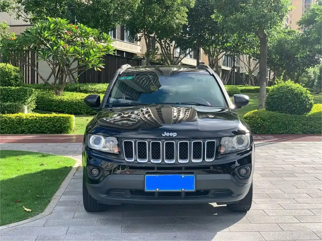 Jeep Compass (Import) — миниатюра 2