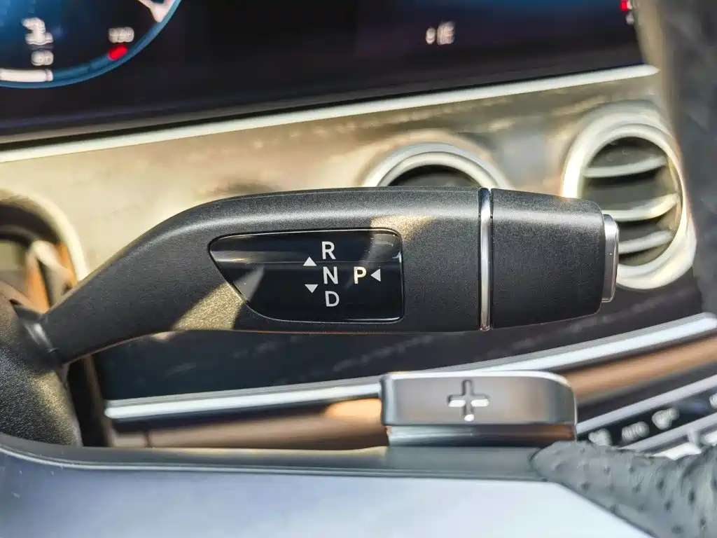 Mercedes-Benz E-Class — миниатюра 13