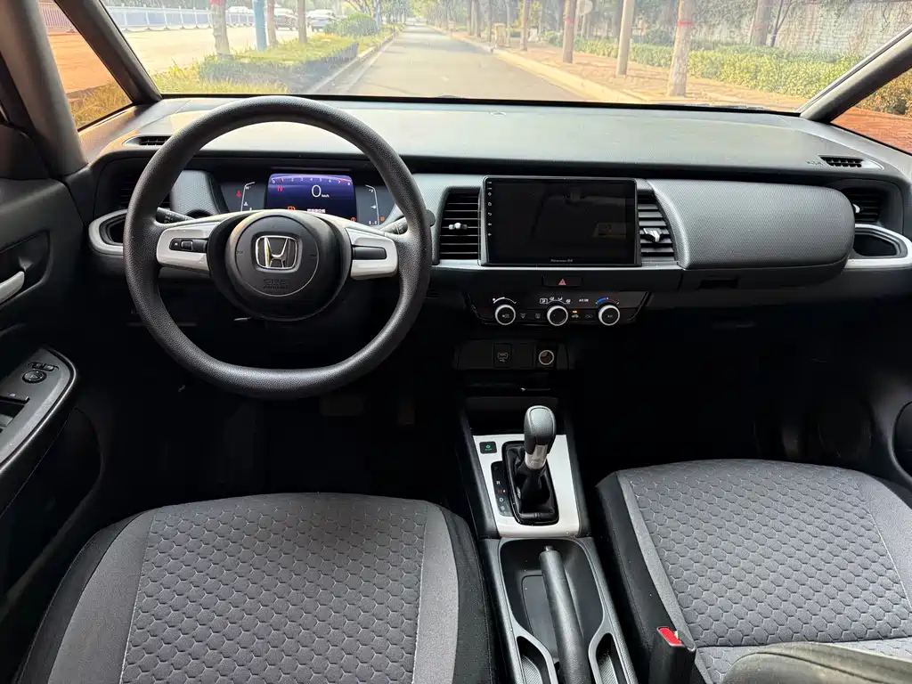 Honda Fit — миниатюра 8