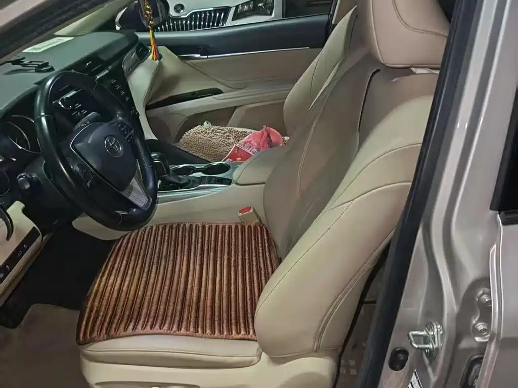 Toyota Camry — миниатюра 3