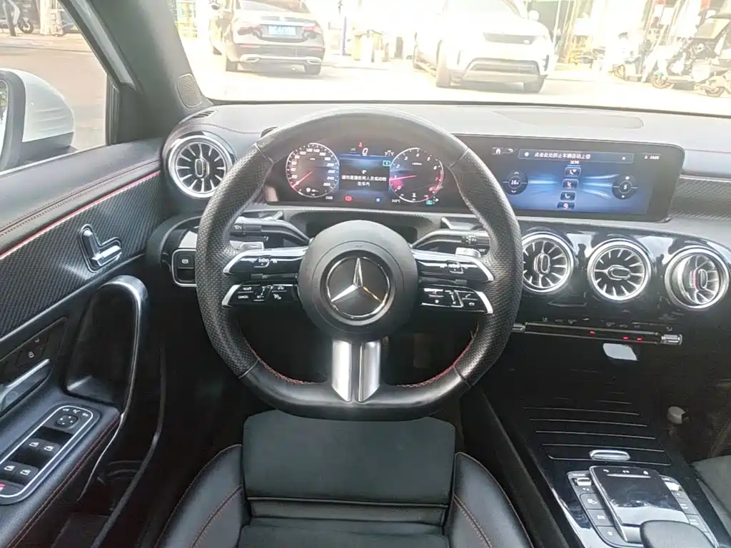 Mercedes-Benz A-Class — миниатюра 11