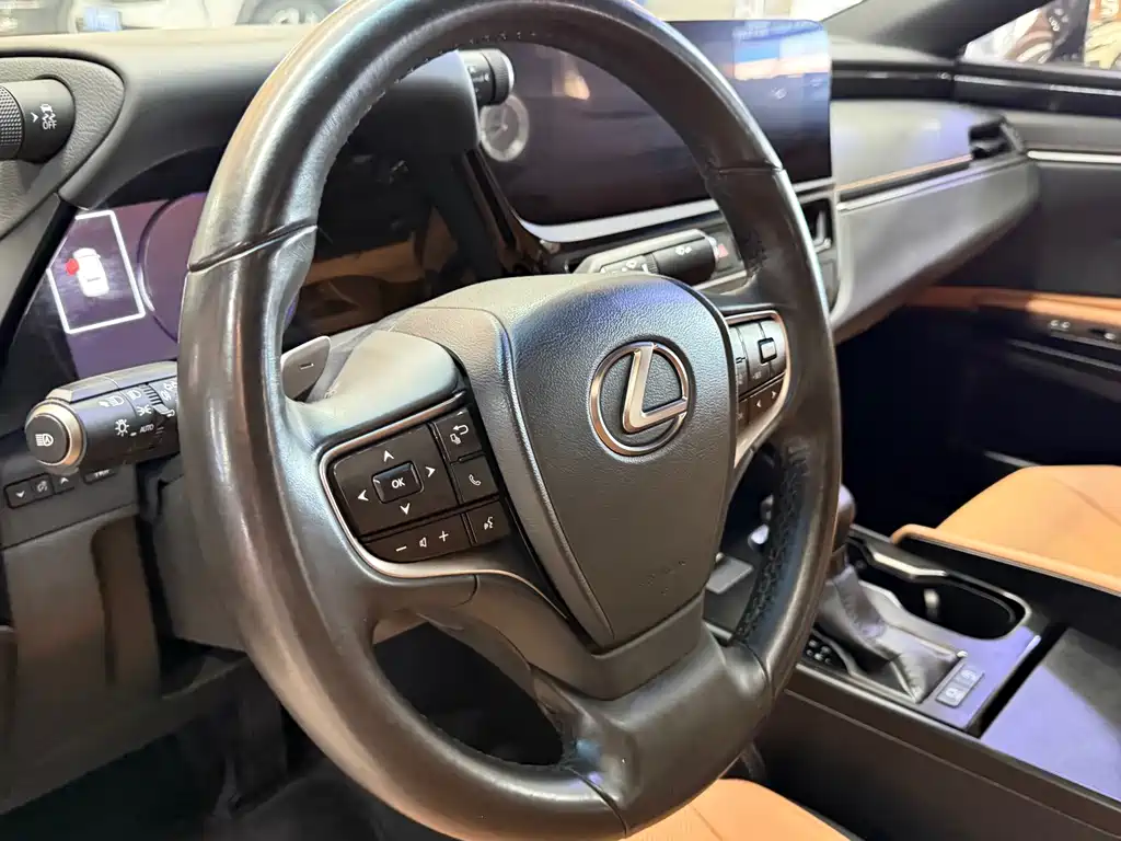 Lexus ES — миниатюра 12
