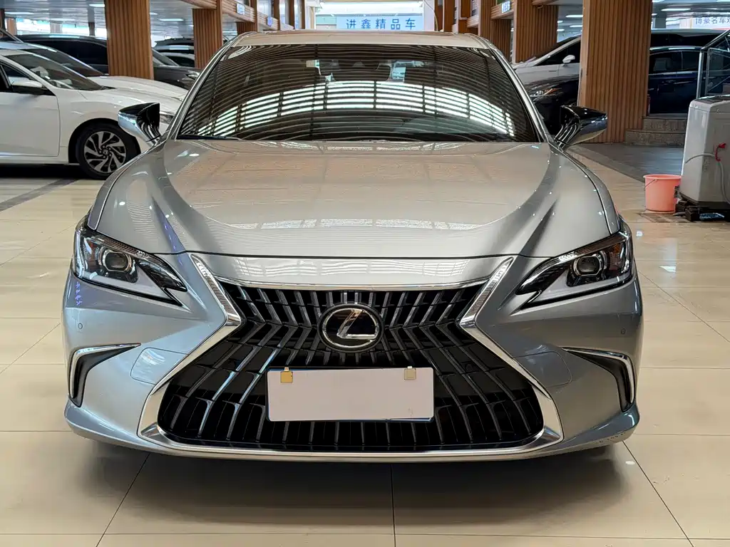 Lexus ES — миниатюра 2