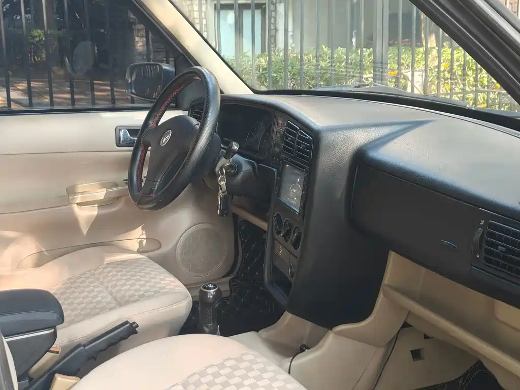 Volkswagen Jetta — миниатюра 10