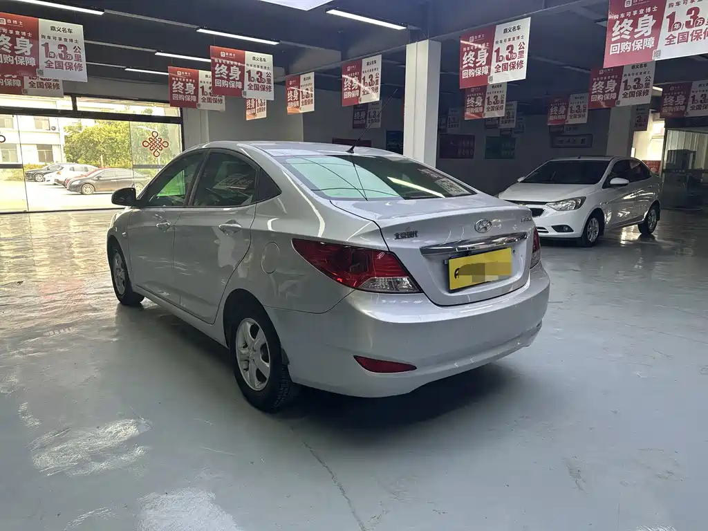 Hyundai Verna — миниатюра 6