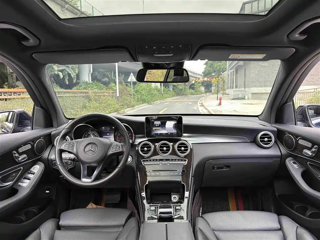 Mercedes-Benz GLC 2017 GLC 260 4MATIC Luxury