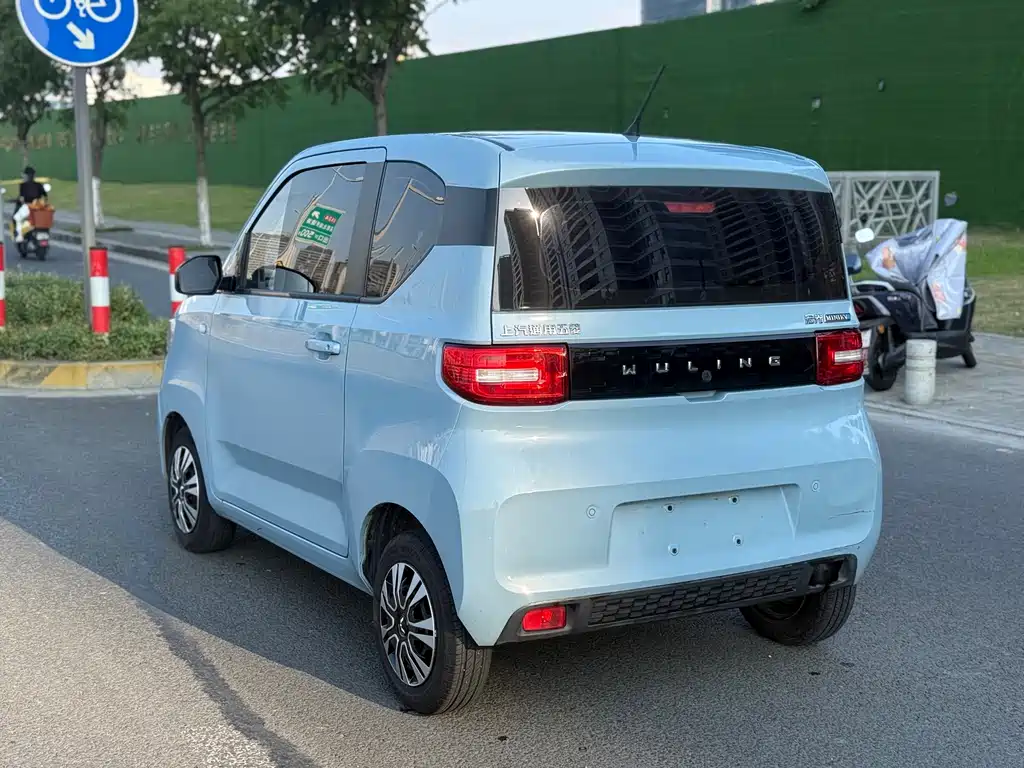 Wuling MINIEV — миниатюра 7