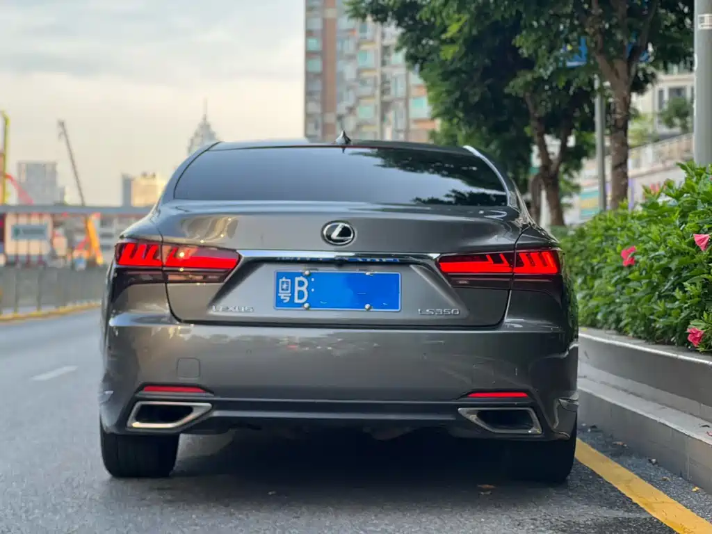 Lexus LS — миниатюра 9