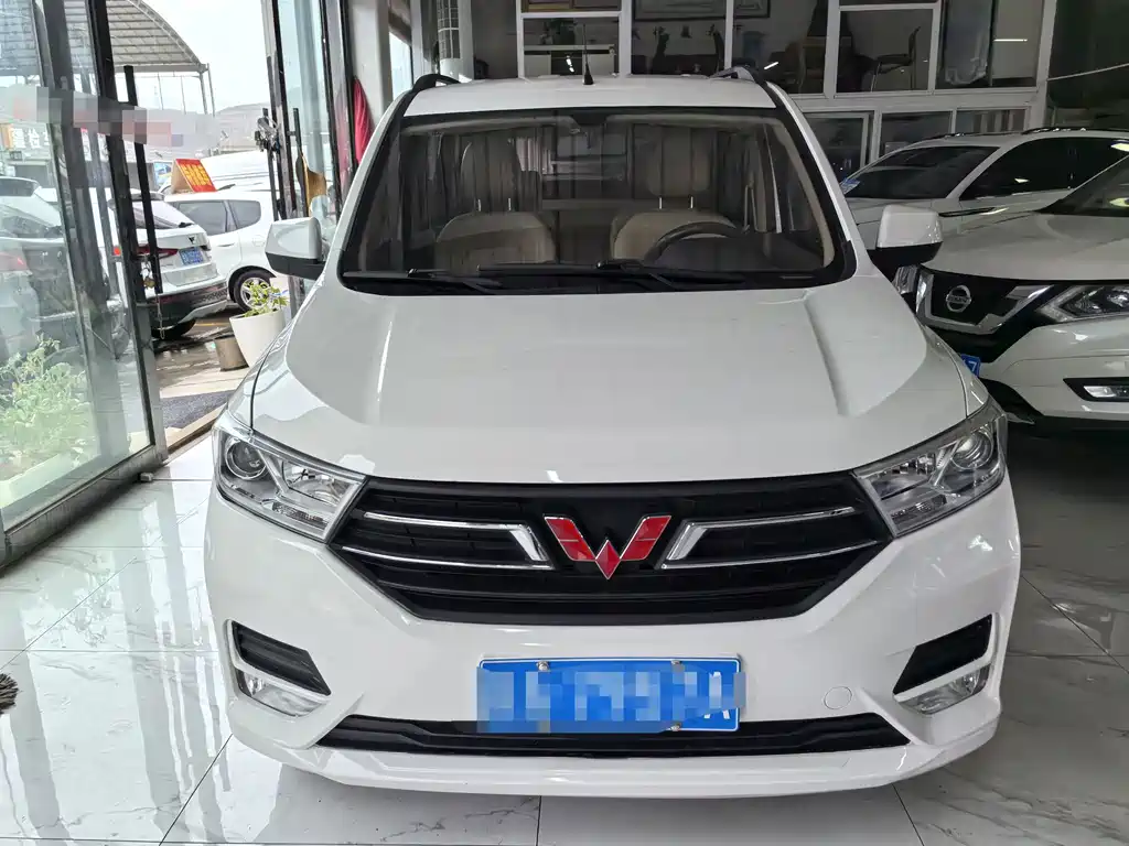 Wuling Hongguang — миниатюра 2