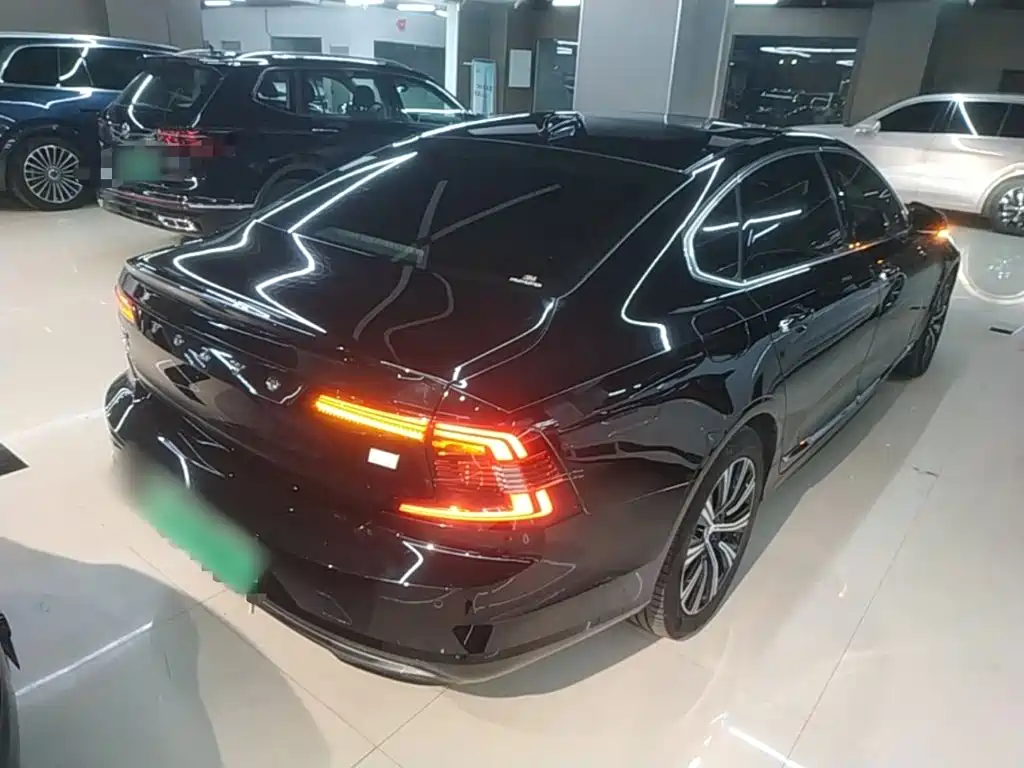 Volvo S90 PHEV — миниатюра 7