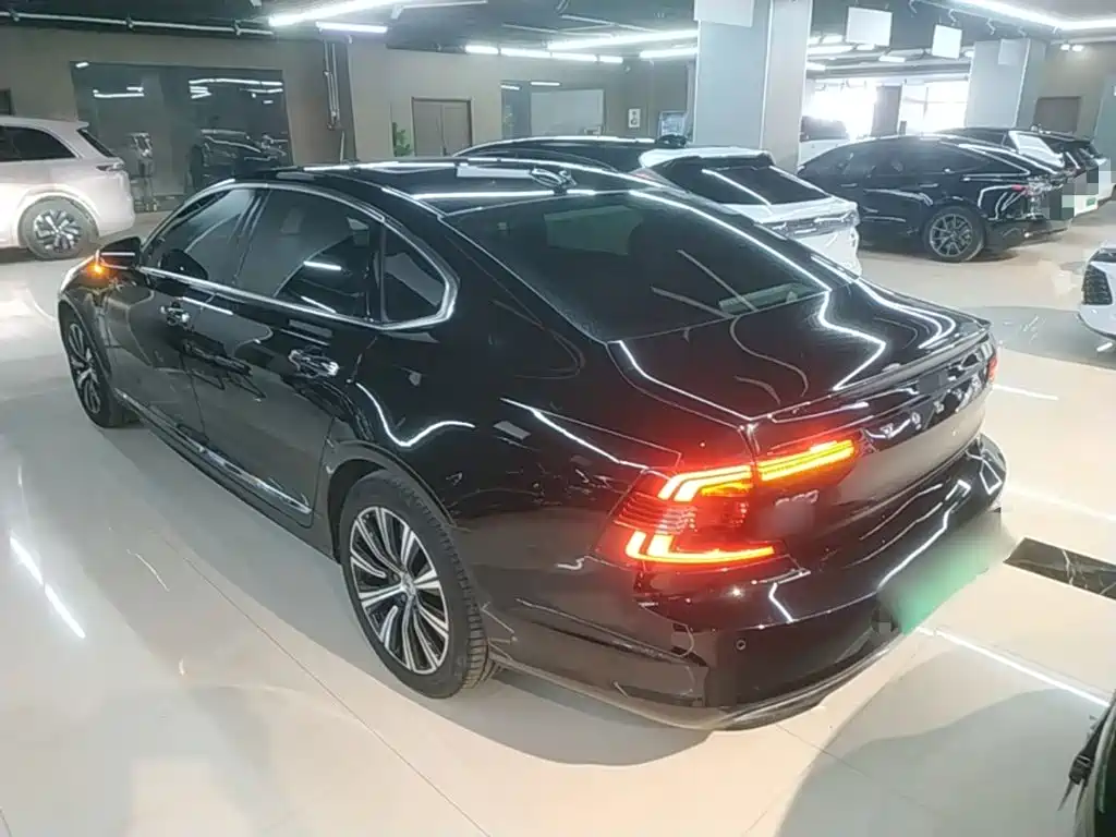 Volvo S90 PHEV — миниатюра 5
