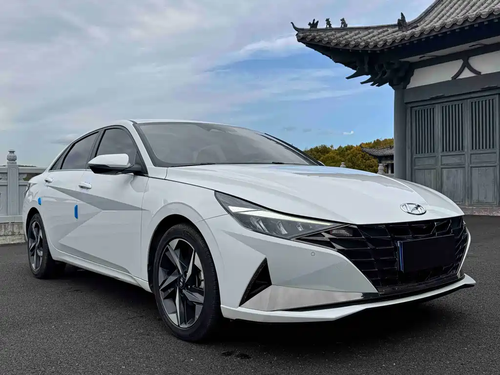 Hyundai Elantra — миниатюра 3