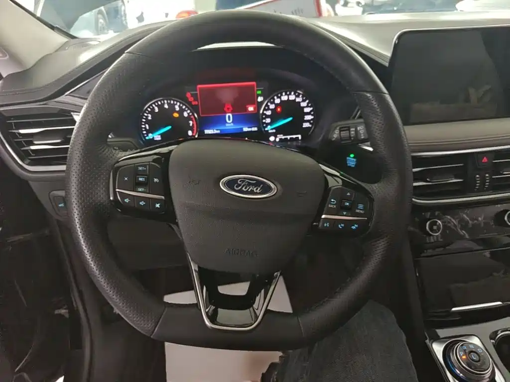 Ford Escape — миниатюра 11