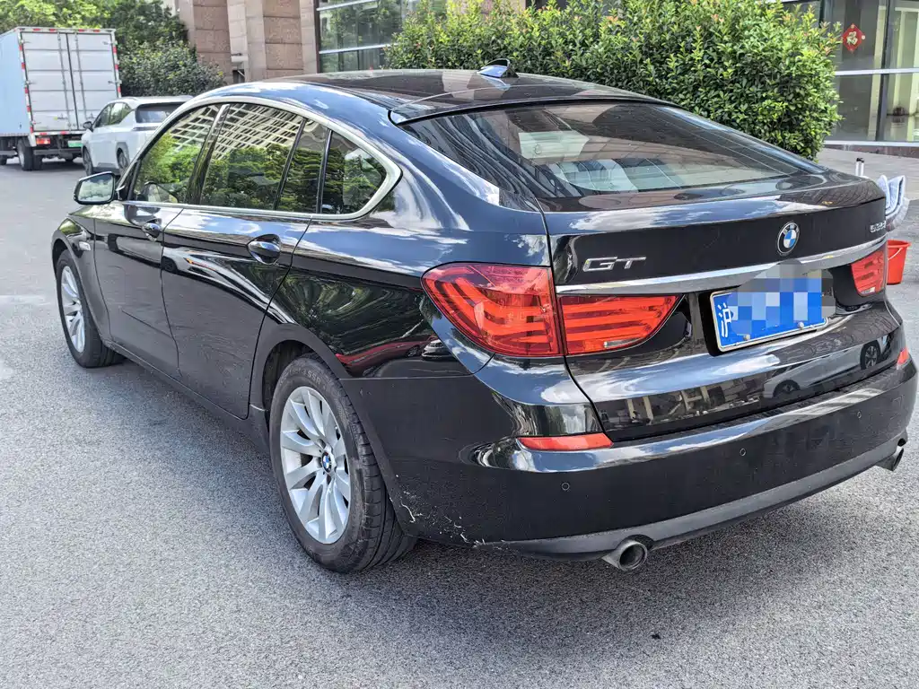 BMW 5 Series GT — миниатюра 8