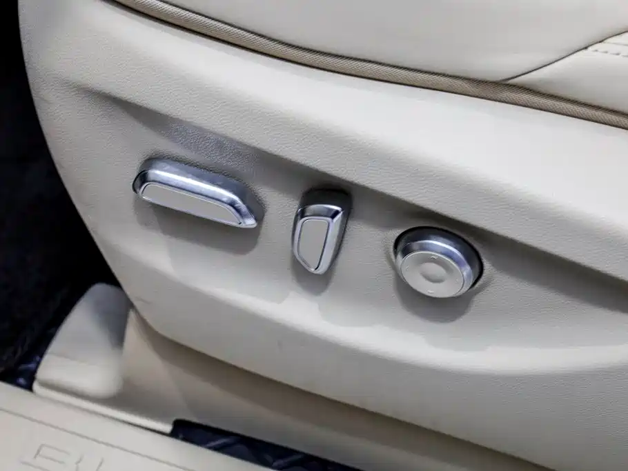 Buick GL8 Hybrid — миниатюра 13