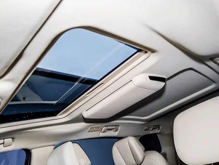 Buick GL8 Hybrid — миниатюра 20