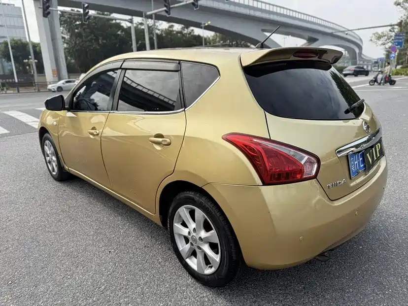 Nissan Tiida — миниатюра 7