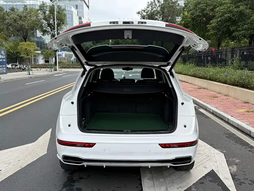 Audi Q5L — миниатюра 9
