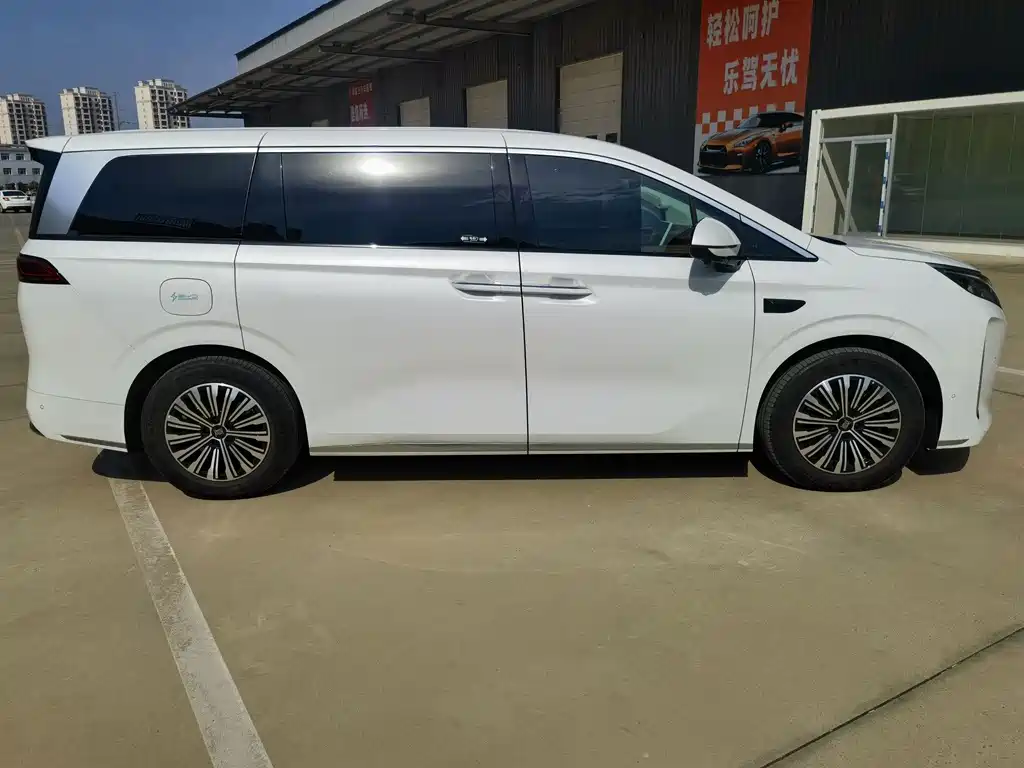 BYD Xia — миниатюра 3