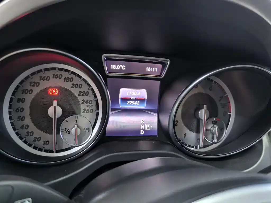 Mercedes-Benz GLA — миниатюра 10