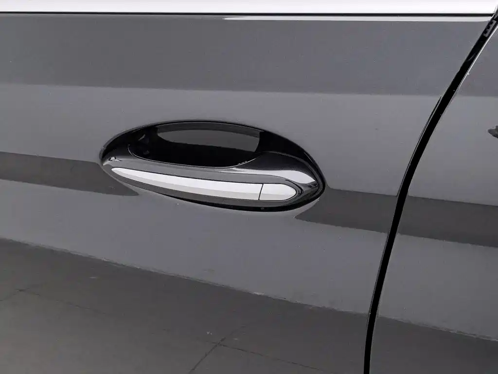 BMW 5 Series — миниатюра 18