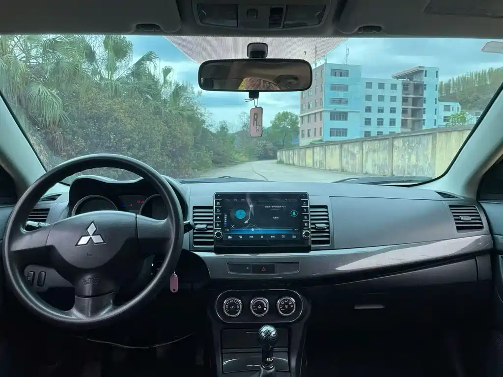 Mitsubishi Lancer EX — миниатюра 5