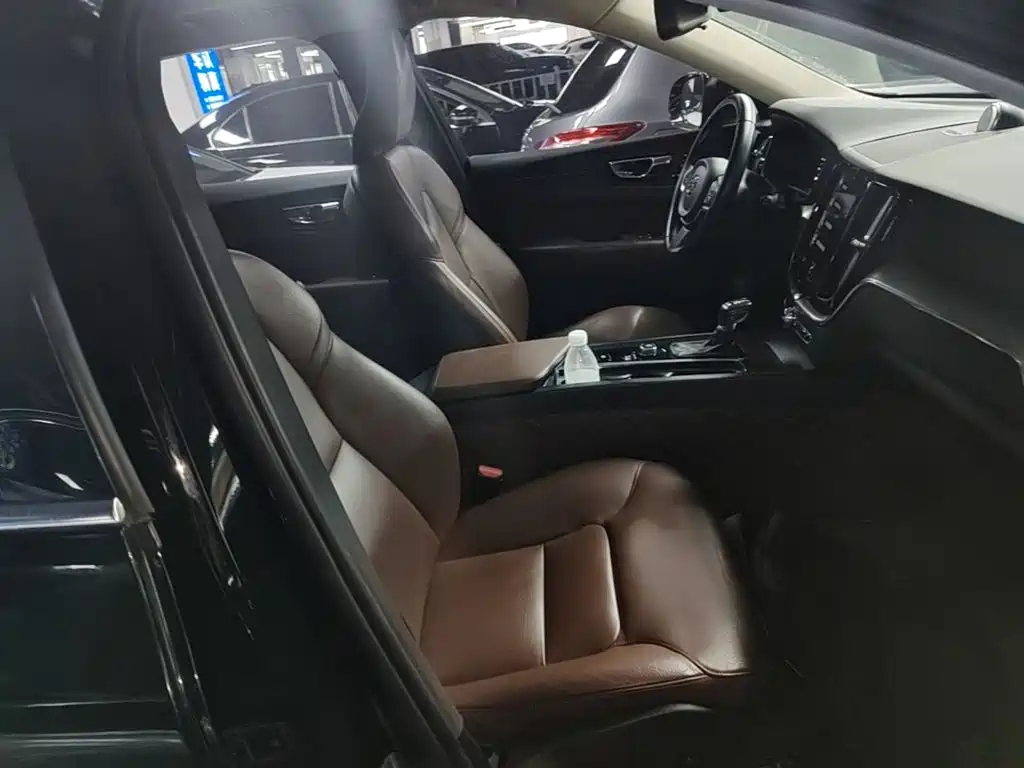 Volvo XC60 — миниатюра 25