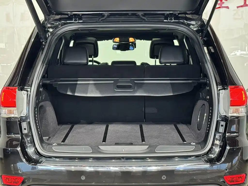 Jeep Grand Cherokee (Import) — миниатюра 20