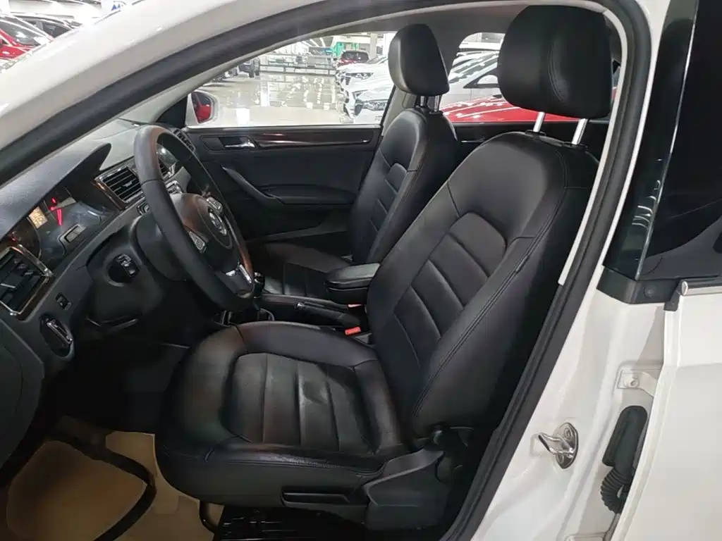 Volkswagen Santana — миниатюра 15
