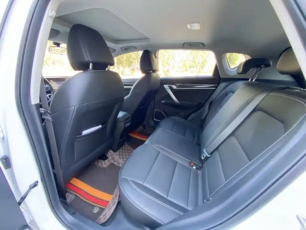 Geely Binyue — миниатюра 15