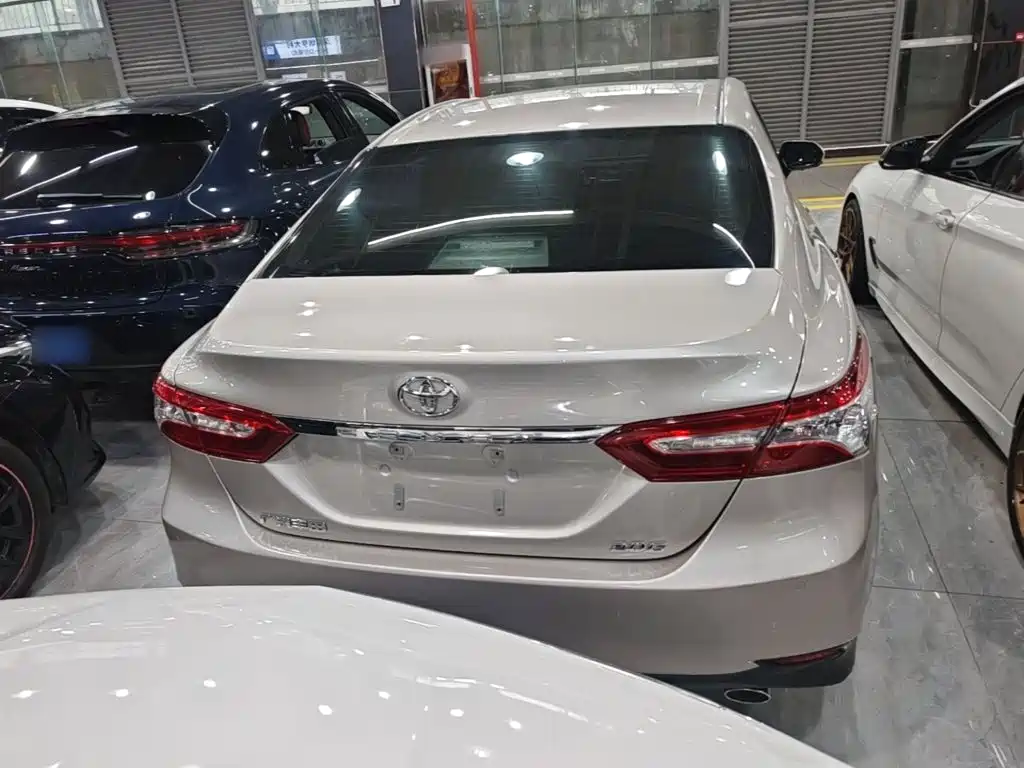 Toyota Camry — миниатюра 6