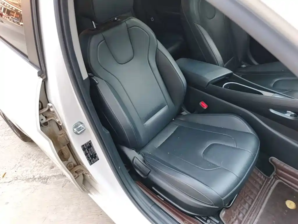 Hyundai Elantra — миниатюра 25