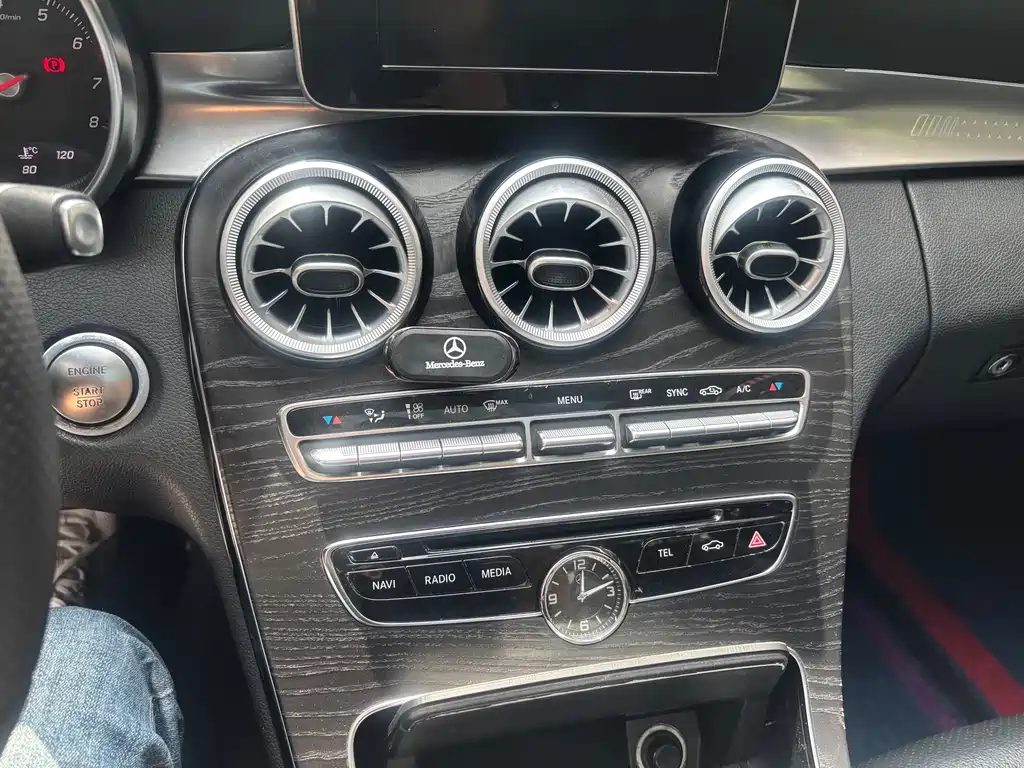 Mercedes-Benz C-Class — миниатюра 8