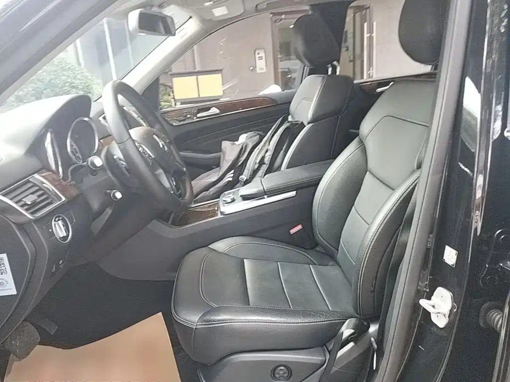 Mercedes-Benz M-Class — миниатюра 15