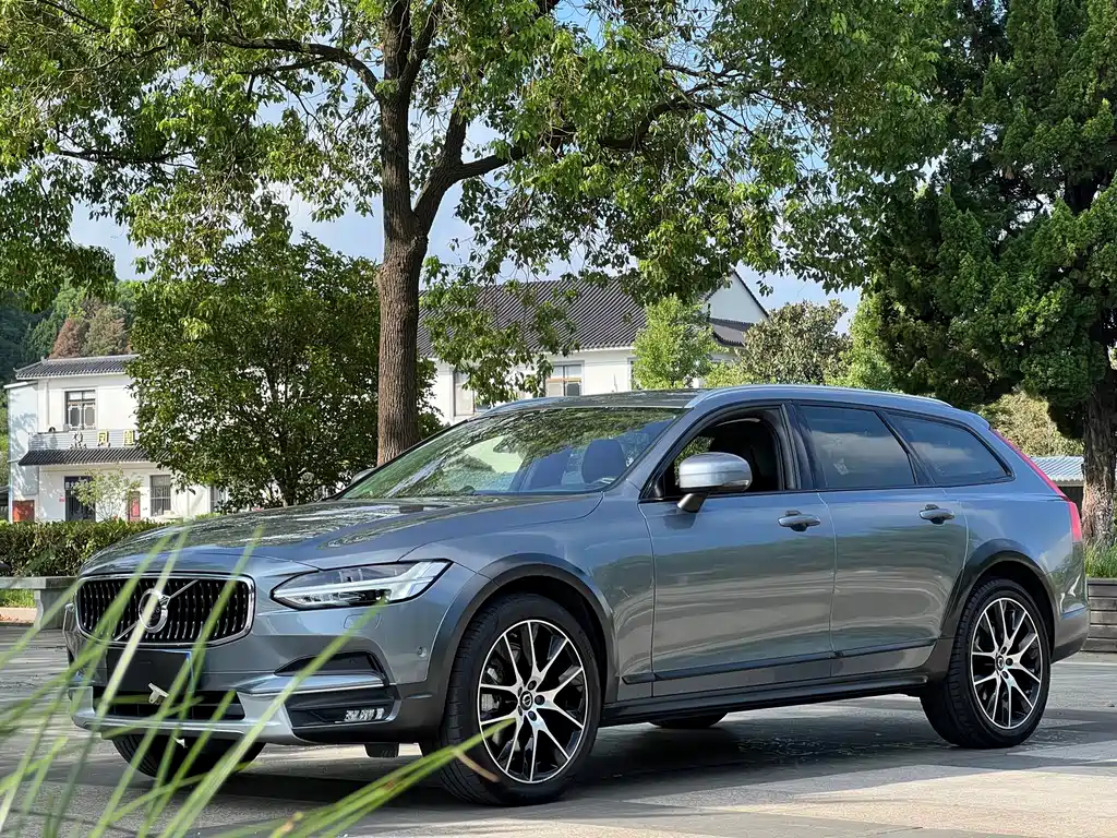 Volvo V90