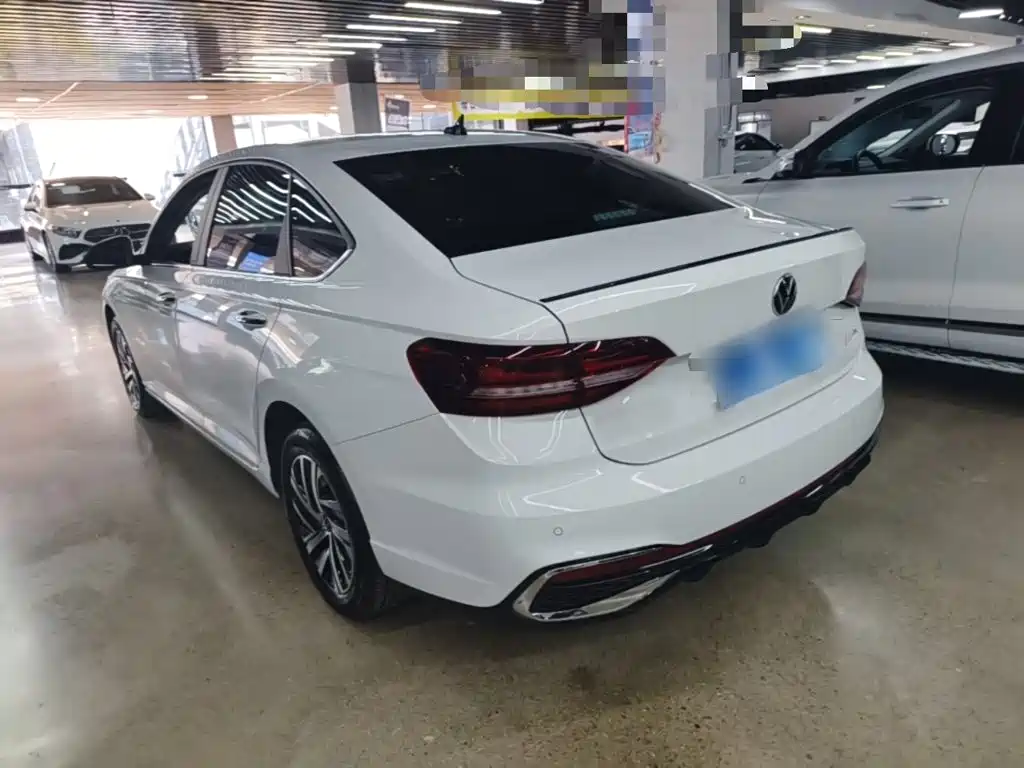 Volkswagen Lavida — миниатюра 5