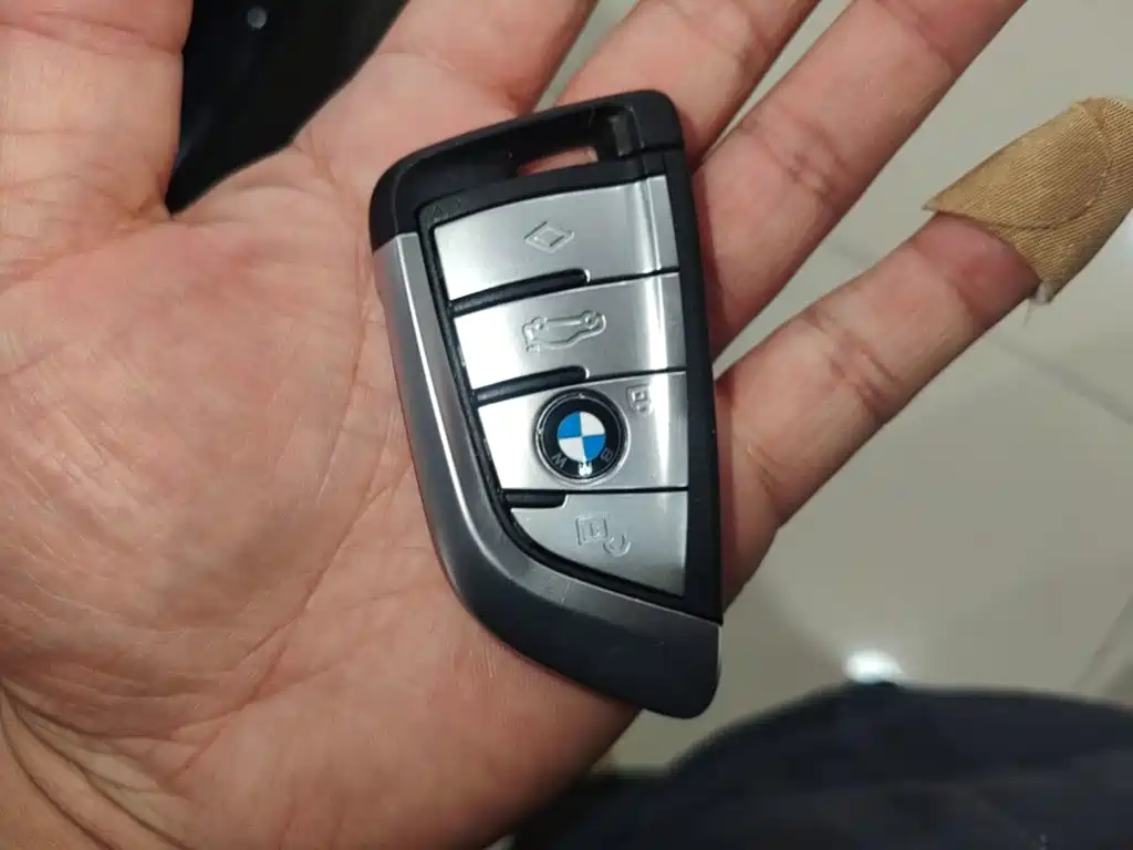 BMW 5 Series — миниатюра 9