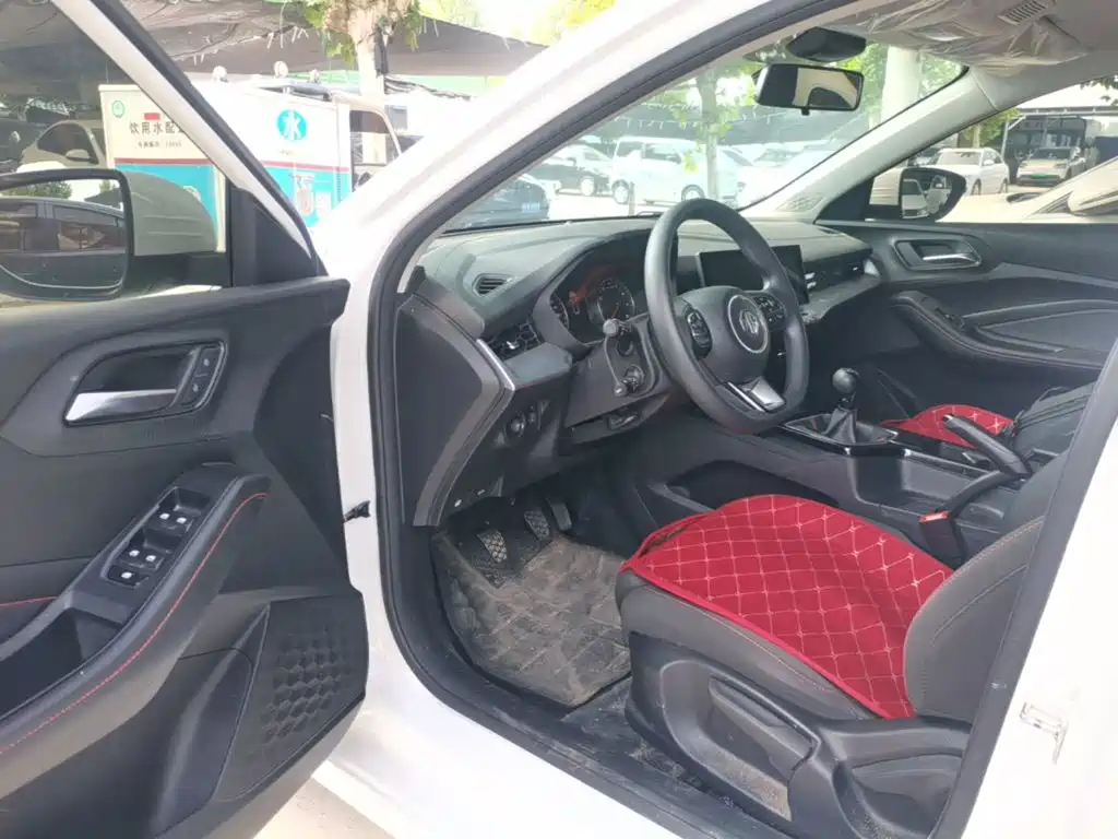 MG MG5 — миниатюра 16