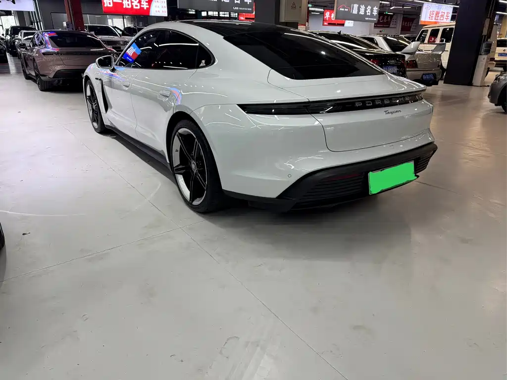 Porsche Taycan — миниатюра 3