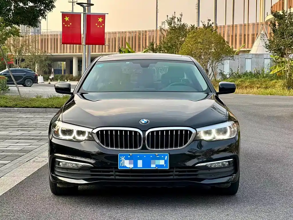 BMW 5 Series — миниатюра 2