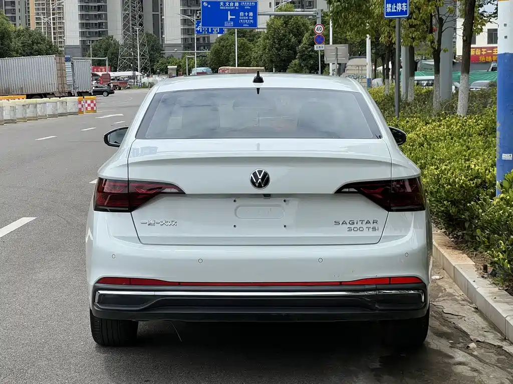 Volkswagen Sagitar — миниатюра 12