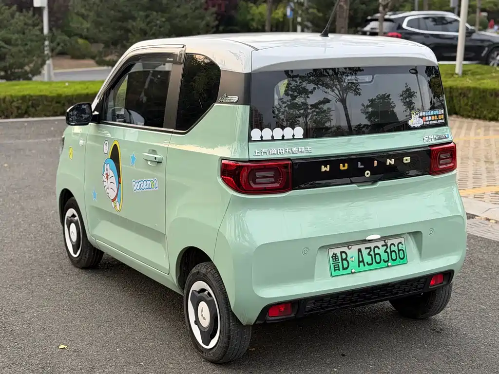 Wuling MINIEV — миниатюра 4