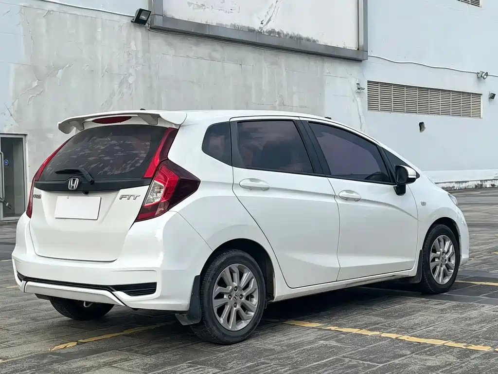 Honda Fit — миниатюра 5
