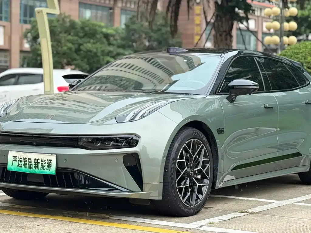 Zeekr 001