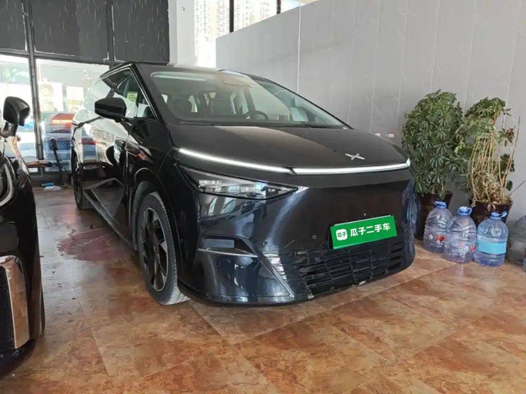 XPeng X9 — миниатюра 4