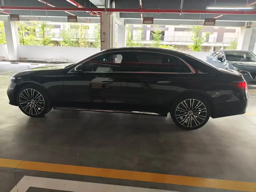 Mercedes-Benz E-Class — миниатюра 4