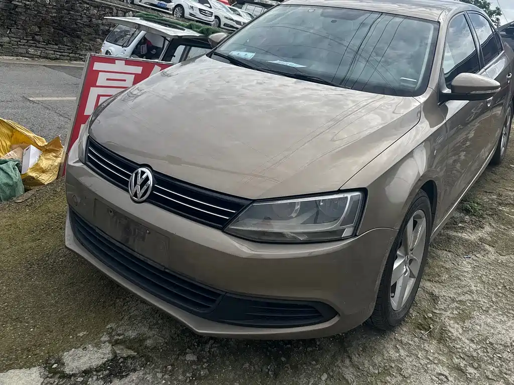 Volkswagen Sagitar 2013