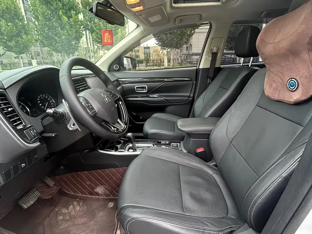 Mitsubishi Outlander — миниатюра 4