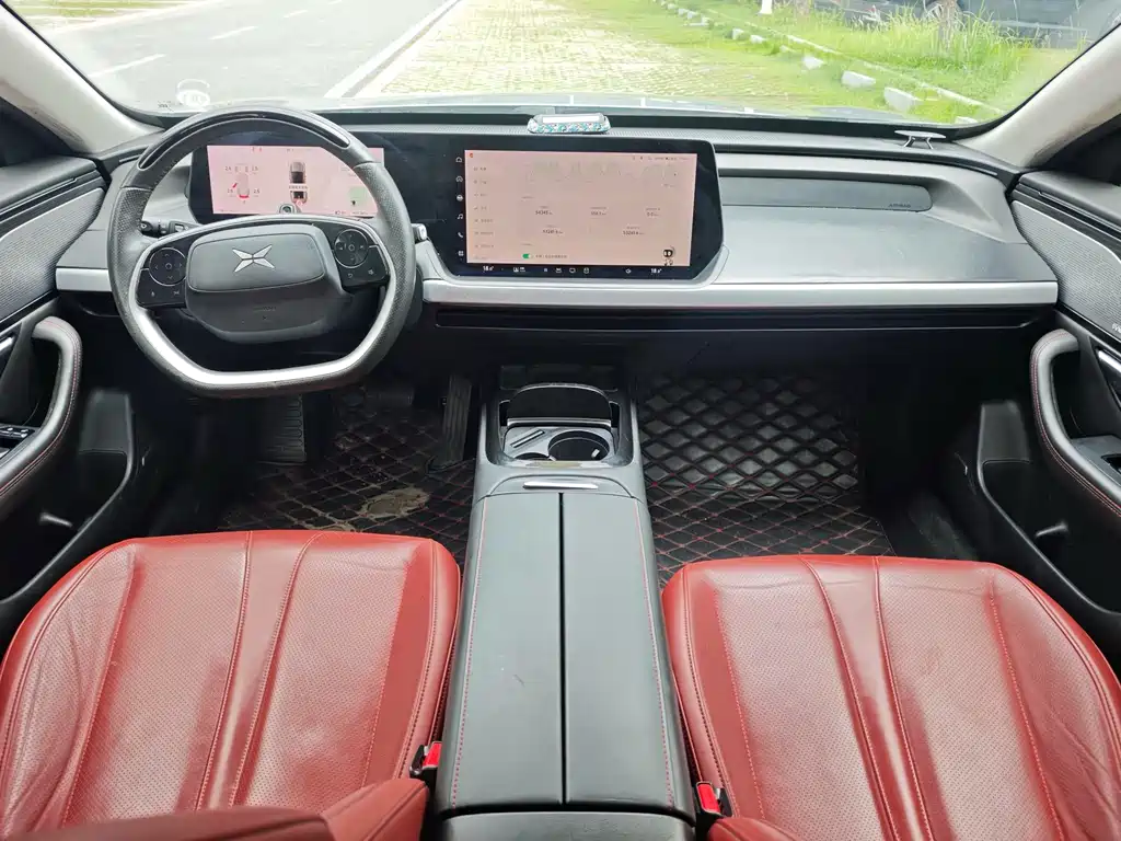 XPeng P7 — миниатюра 10